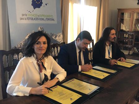 Imagen La Diputación de Segovia ha firmado esta mañana la Declaración de Gredos por la innovación y el emprendimiento para la repoblación rural y territorial